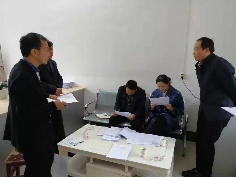 首页 新闻中心 今日商南 正文 10月21日至22日,县委副书记刘华带领